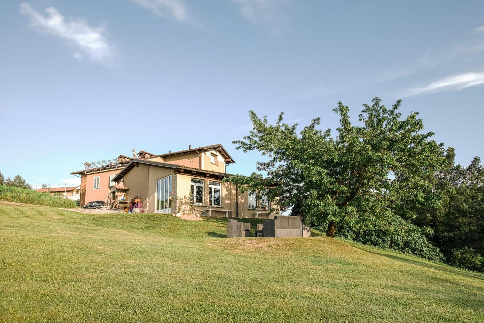 La Casa Di Roby-1 Appartamento La Morra Con Piscina Exterior foto